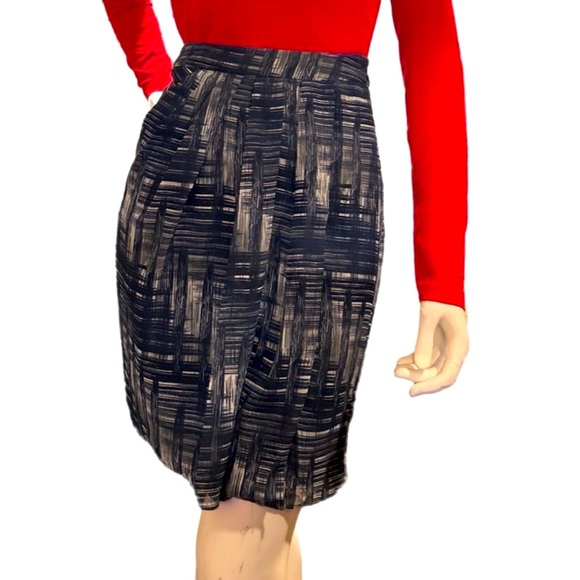 Ann Taylor Pleated Crosshatch Print Pencil Skirt - Picture 2 of 3